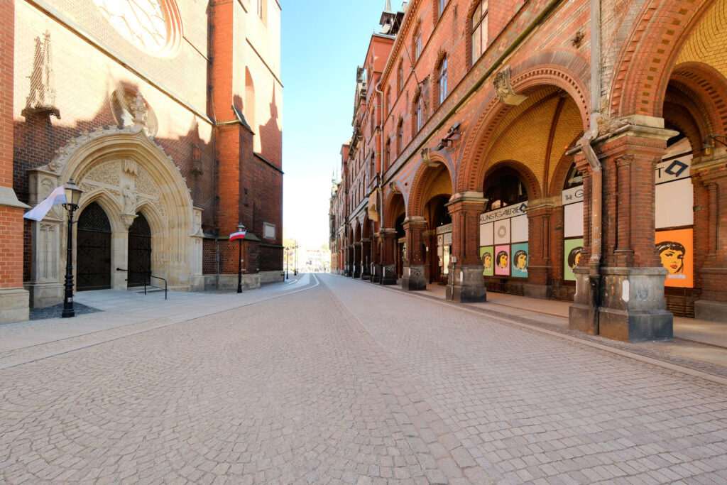 Plac Katedralny w Legnicy na trasie przez Dolny Śląsk