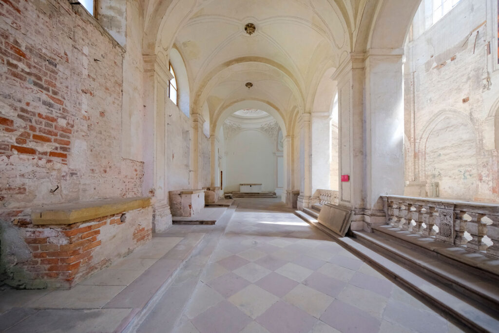 Architektura wnętrza kościoła Najświętszej Marii Panny w Lubiążu